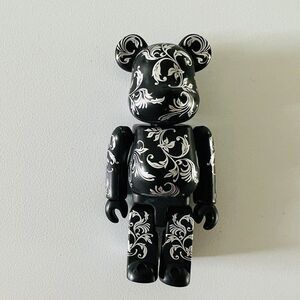 MEDICOM BE@RBRICK 100% Series 31 Pattern Witch Bearbrick